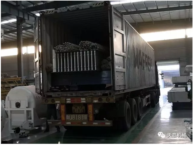 天意機(jī)械為柬埔寨客戶加工生產(chǎn)年產(chǎn)80萬(wàn)平方輕質(zhì)墻板生產(chǎn)線成功裝車啟運(yùn)！